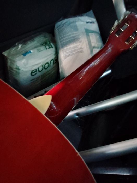 Гитара продаю почти новая