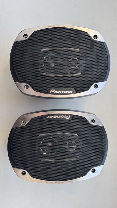 Продам сабвуфер с колонками