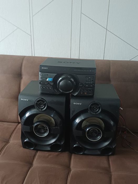 Продам музыкальный центр Sony