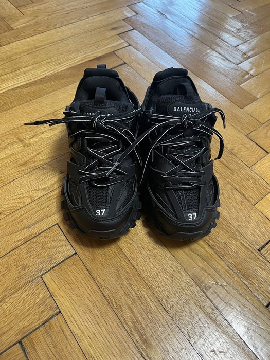 balenciaga track
