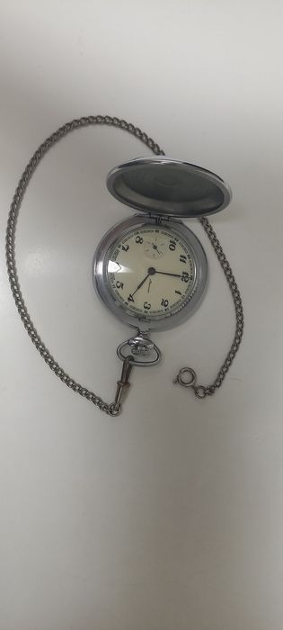 Часы СССР карманные, в хорошем состоянии