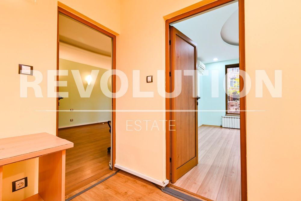 Дава се под наем Многостаен апартамент в София, Център - 135 кв.м за 875 € - Снимка #7