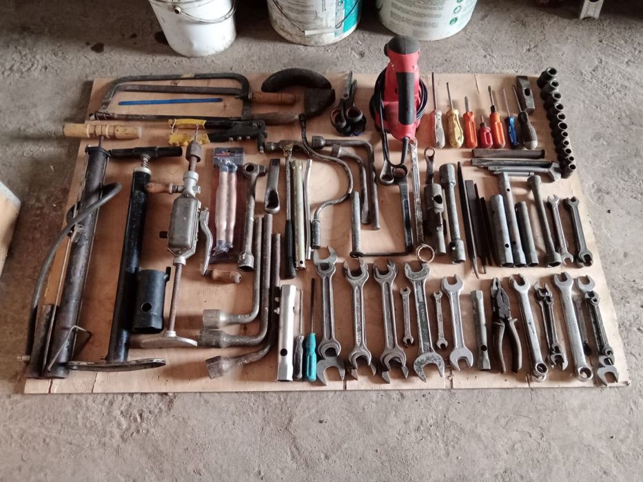 Продам инструменты. Цена за все 12000.