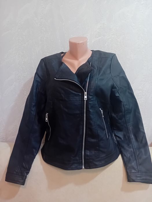 Кожанные женские  куртки