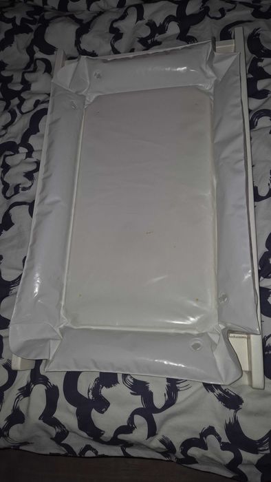 Masa pentru infasat + saltea