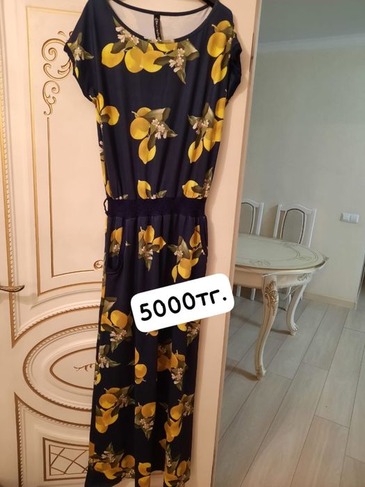 Продам женские платья 50-52