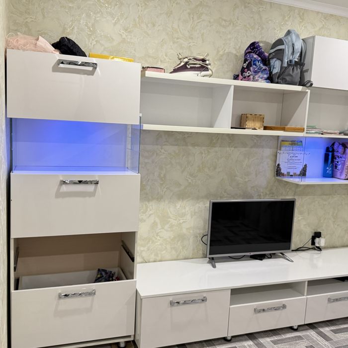 Стенка в гостинную