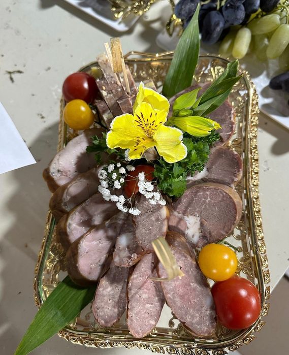 Karving xizmatlari - mevalarni kesish, Toshkent