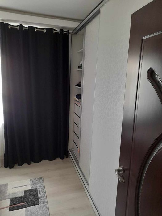Închiriez apartament cu 3 camere in Dorobanți 1