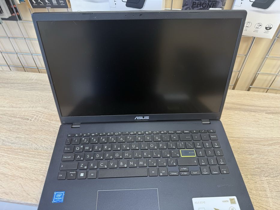 Лаптоп Asus E510m - 15,6”, отличен