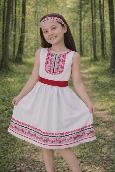 Разкошни рокли нови