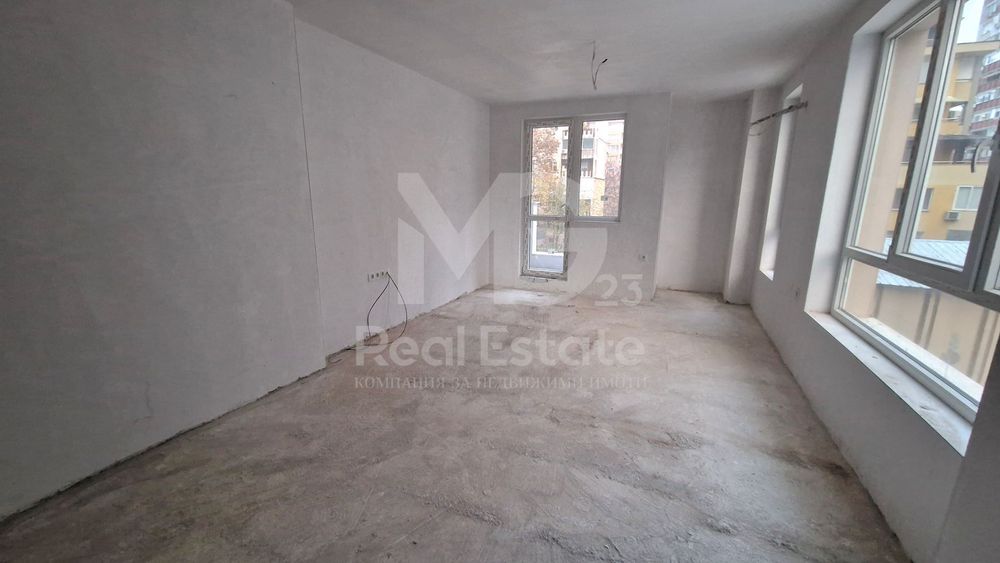 Продава се Тристаен апартамент в Пловдив, Южен - 97 кв.м за 716 €/кв.м - Снимка #1