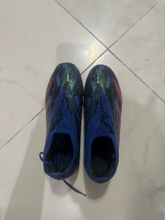 футбольные кроссовки