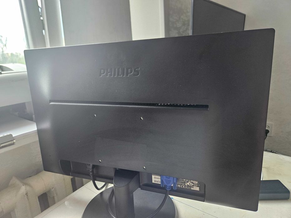 Монитор 21.5" Philips HDMI\VGA