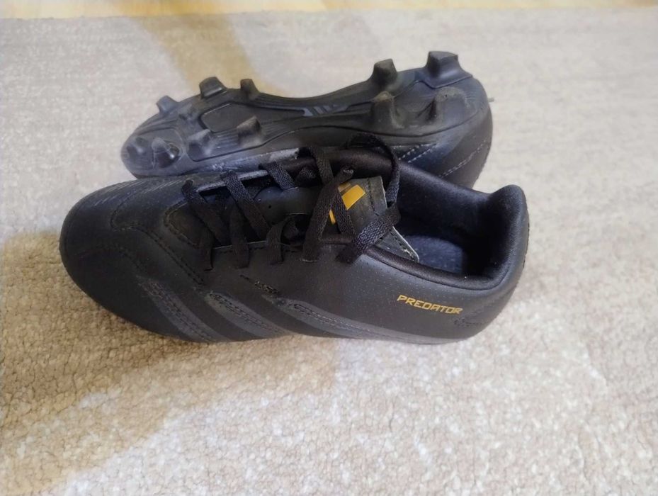 Ghete de fotbal Adidas Predator