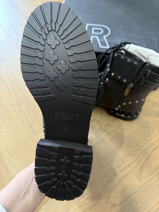 Новые демисезонные ботинки