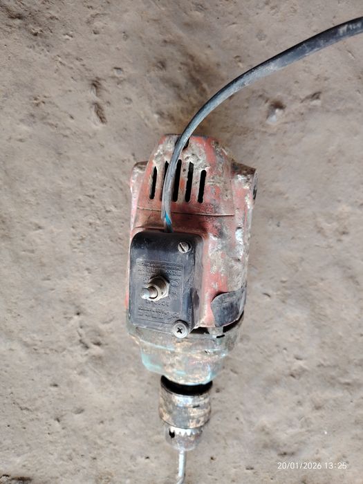 Mikser sotiladi ishlaydi