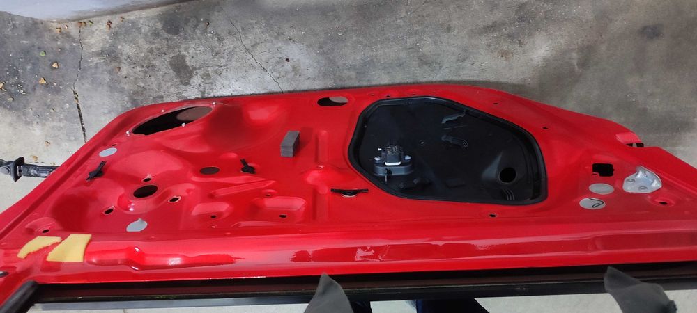 Usa stanga fata volkswagen vw polo 6R 1.2 an 2010 culoare rosu