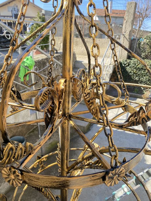 Ръчно изработен кован полилей