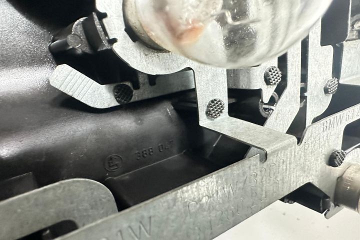 Soclu Stop Stanga  388047L BMW Seria 3 E46 (facelift)