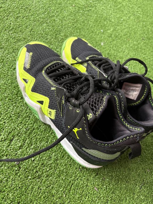 Баскетболни кецове