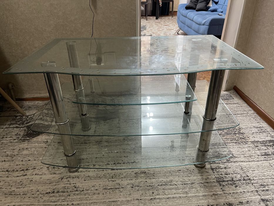 Стол под телевизор