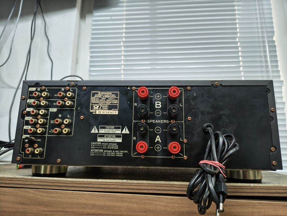 Усилвател PIONEER A-656 Mark II