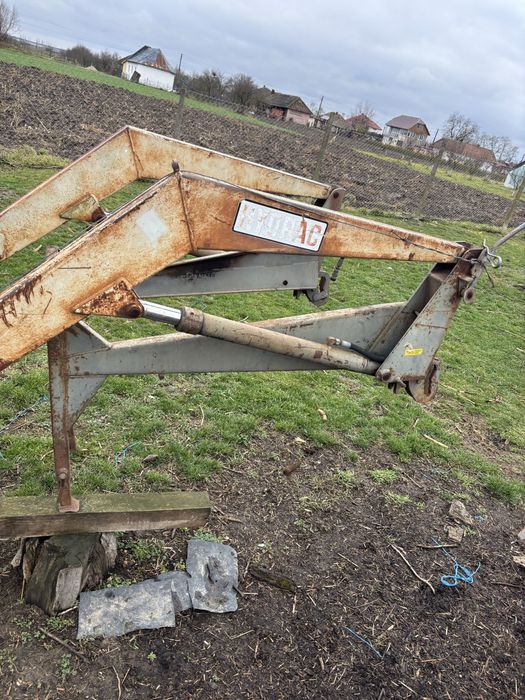 Incarcator frontal stayer pentru tractor steyr