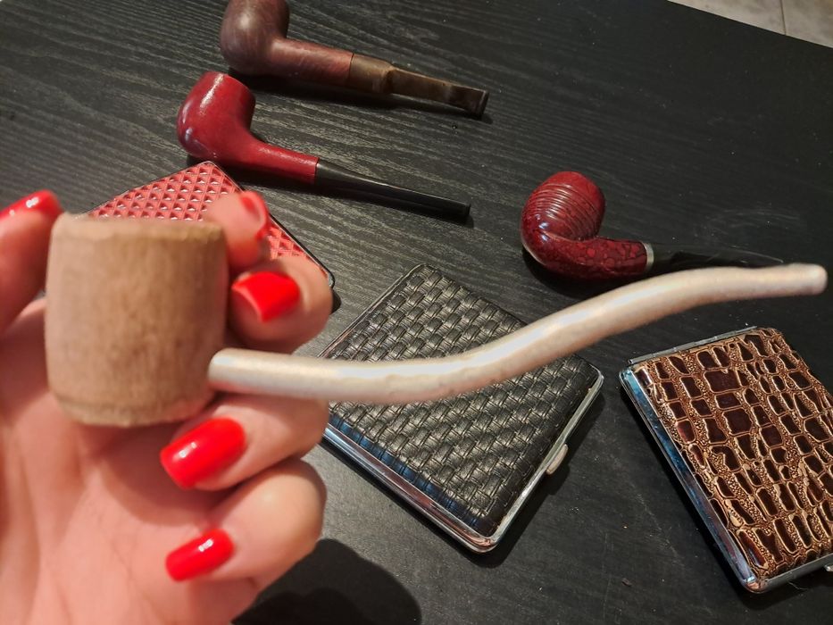 Lot 4 pipe si 3 tabachere