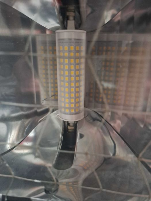 Lampa cu led pentru constructii 3000 Lumens 20W echivalent 177W