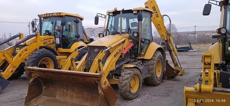 экскаватор-погрузчик