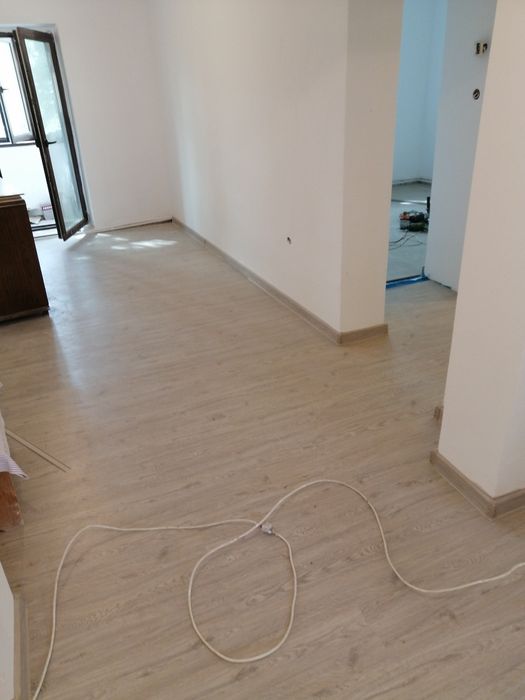 Execut lucrari de zugravit