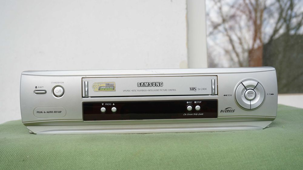 Video recorder VHS marca Samsung model SV-240X