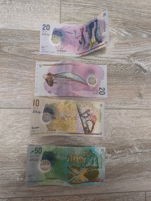 Обменяю свои деньги купюры и монеты