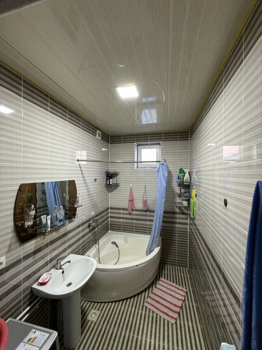 Urganch 9ni oxirida xovli joy ayrim jihozlari bilan sotiladi