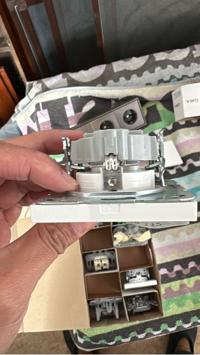 Продам розетки JUNG GIRA