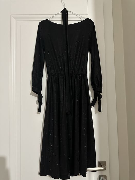 Платье черная