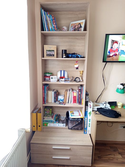 Mobilier tineret de vanzare - birou, polita  + comoda cu 2 sertare