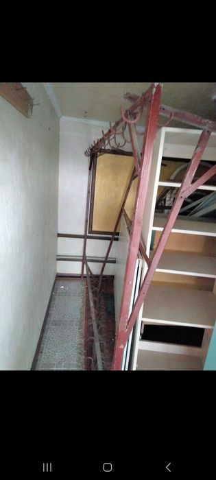 Вешалки на ножках