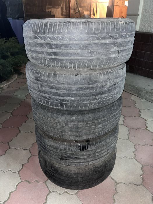 Шины летние 215/55/17