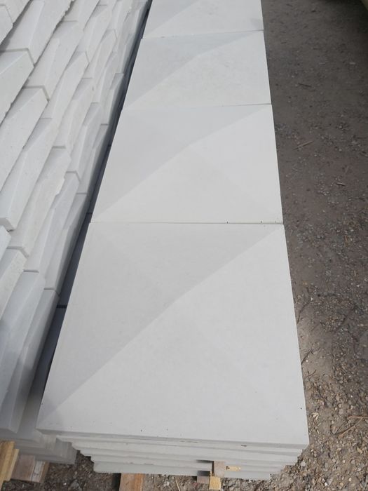 Capace și pălării pentru gard.