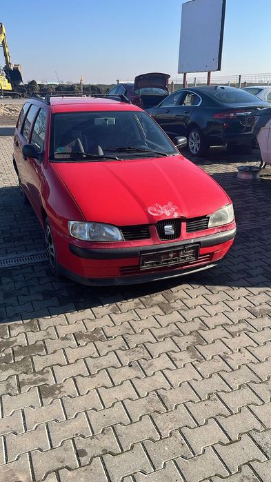 Dezmembram Seat Vario 1.4 benzina din 2001