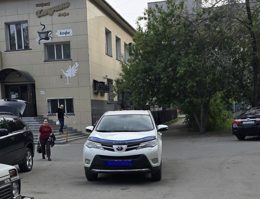 Кроссовер Раф4 2015г.в, объм 2.0