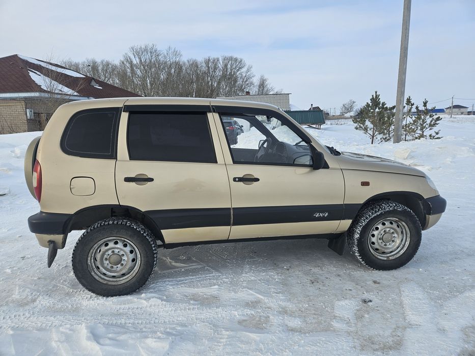Продам ниву CHEVROLET