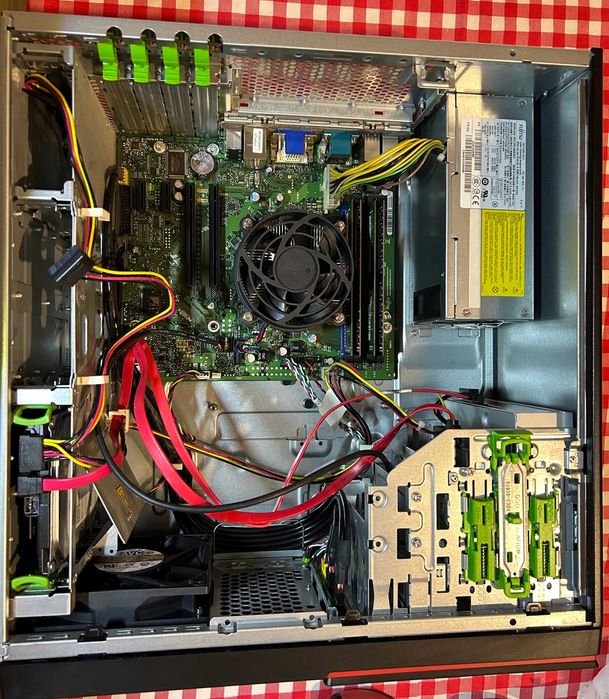 PC Fujitsu Esprimo P720 E90+, I5 4430 3Ghz 12GB DDR3 SSD 128GB 500GB