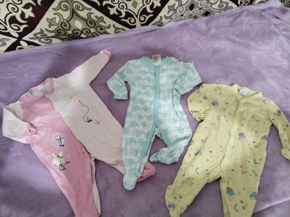 Продам детские вещи