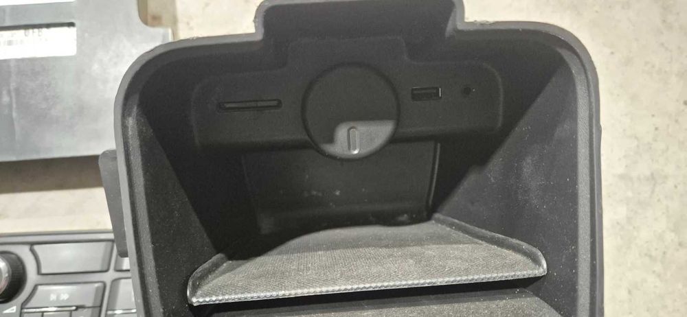 Мултимедия-Навигация ASTRA J пълен комплект