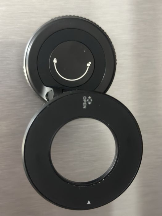 Suport magnetic pentru telefon