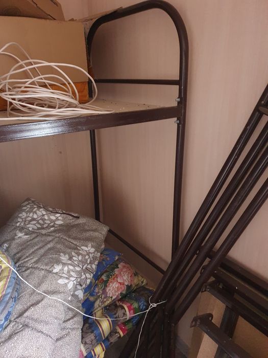 Продаётся металлические кровати двух ярусные