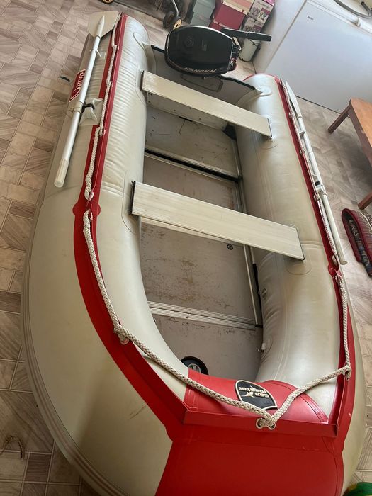 Лодка срочна продам